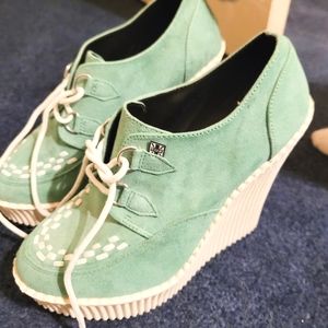 Tuk Mint Wedges US 7
